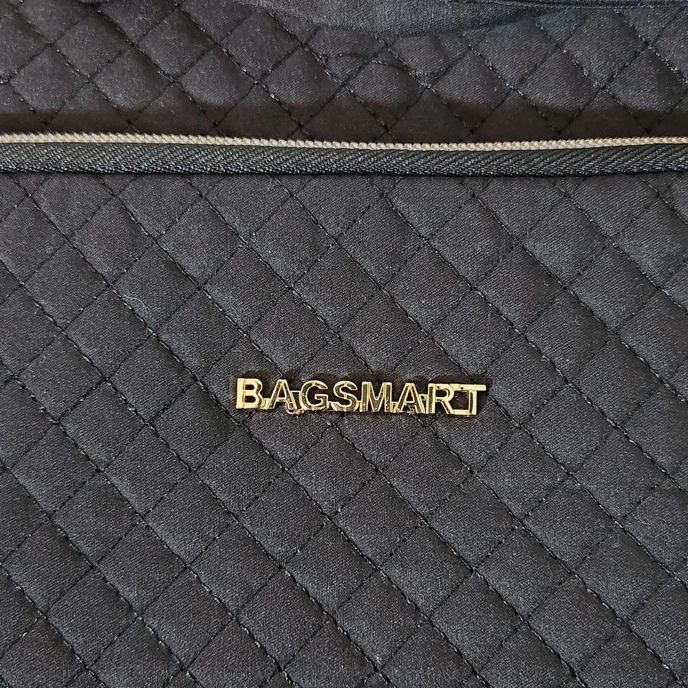 BAGSMART Black Quilted Laptop Carrying Case Size 10.5 x 15 NWT